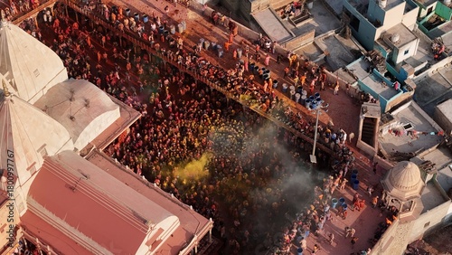 Quadro su tela 4K Drone Photo of Braj Holi in Nandgaon, Mathura