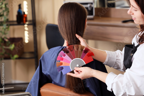 Female hairdresser with hai...