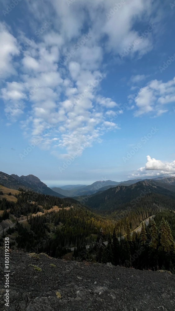Obraz premium clouds over the mountains