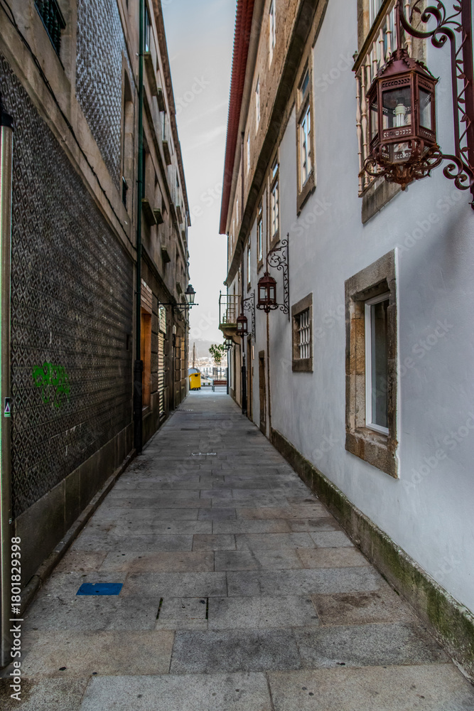 Fototapeta premium Narrow Historic Alleyway in Old European Town