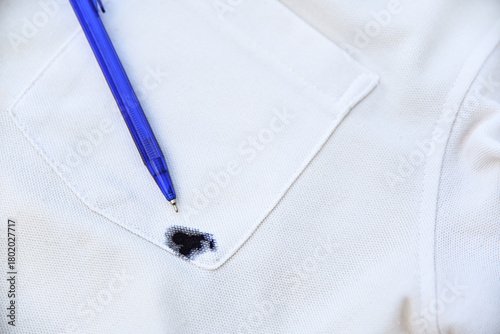 Cuadro en lienzo blue blue ink dirty stain  on white shirt for cleaning concept idea in work hous
