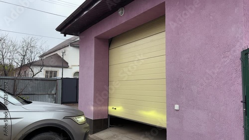 Garage Door opening automatically when car arriving home, geofence trigger