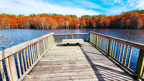 Fotografía Fishing Pier in Mazarick Park, Fayetteville, North Carolina, USA