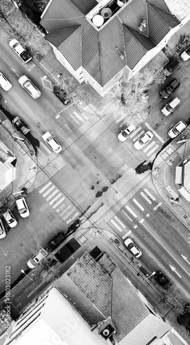 INTERSECCION EN BLANCO Y NEGRO DESDE ALTURA -DRONE 