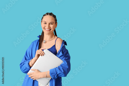 Stylish young woman with dr...