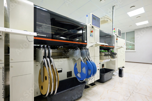 Pick-and-place machines for efficient PCB component placement in a modern factory setting