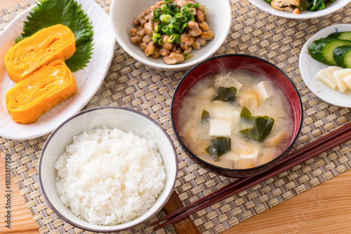 日本の朝食のイメージ