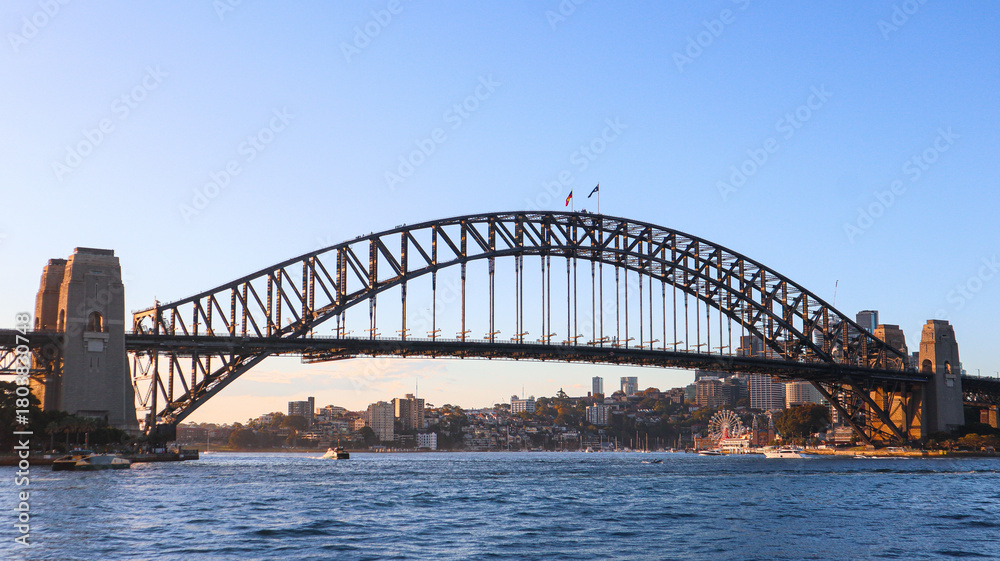 Naklejka premium A landscape of the big bridge at sunset