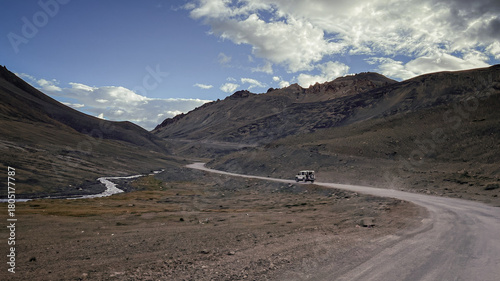 Tableau sur toile road in the mountains