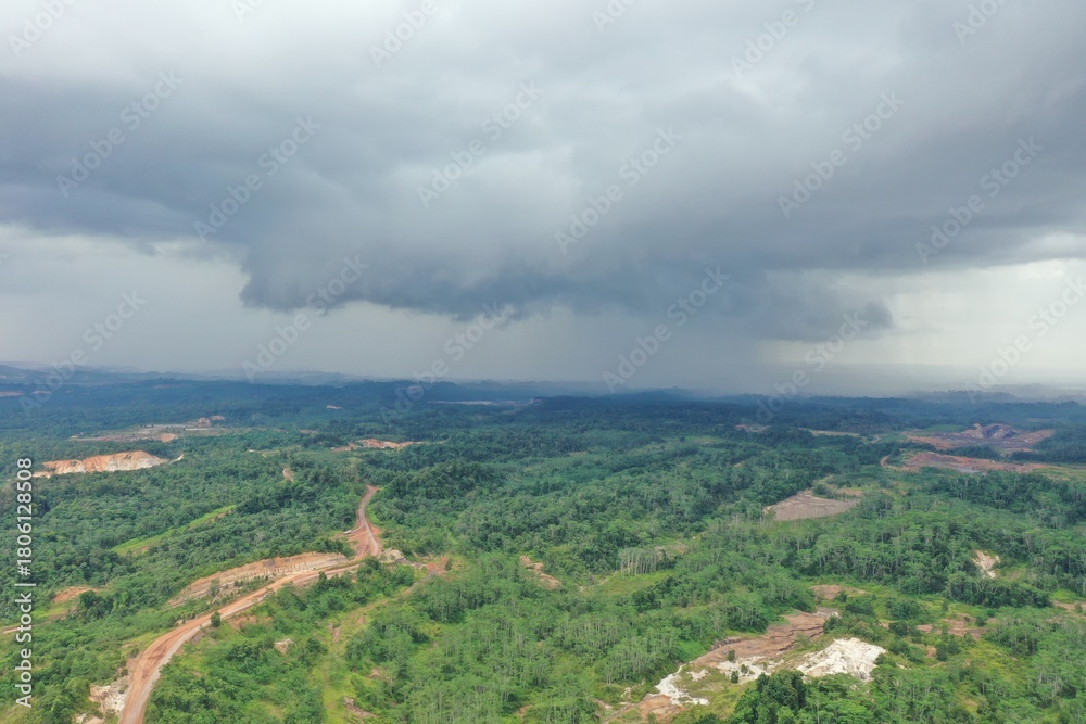 Obraz premium clouds over the mountains