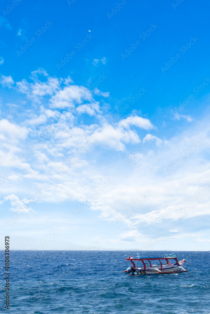 Obraz premium boat on the sea