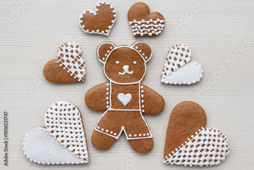 Gingerbread bear and hearts decorated with white icing
