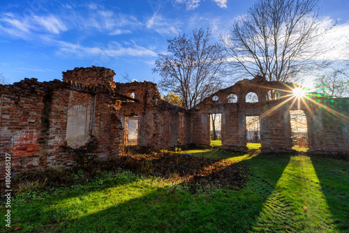 Ruiny starego dworu w Hieronimowie, Podlasie, Polska