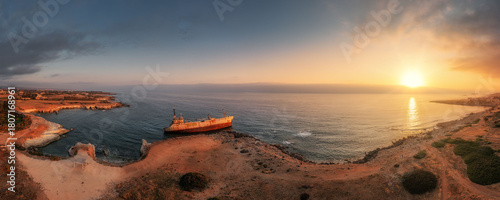 Fotografia wreck of the shipwrecked EDRO III near Peyia