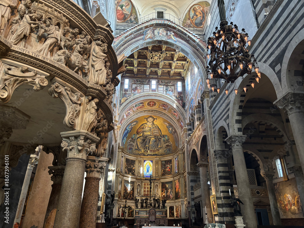 Obraz premium Interior of the Duomo of Pisa (
