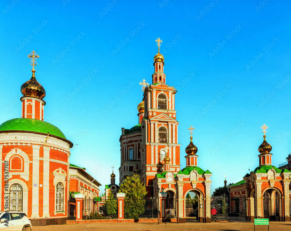 Obraz premium Resurrection Parish Cathedral in Yoshkar-Ola