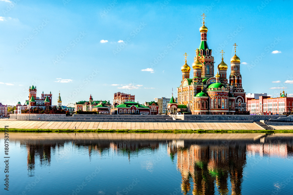 Obraz premium Cityscape of the left bank of the Malaya Kokshaga river in the city of Yoshkar-Ola