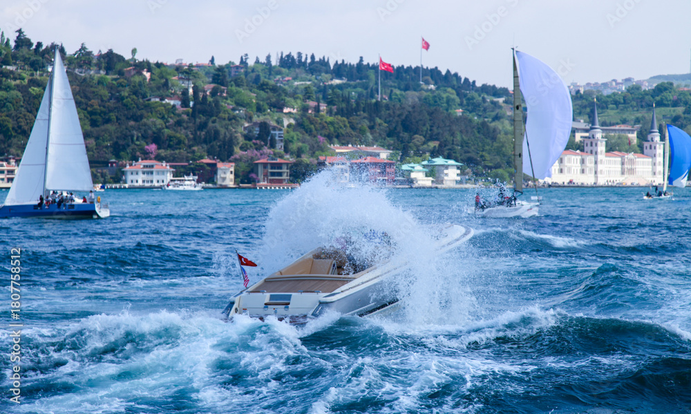 Naklejka premium boats at the Bosphorus istanbul