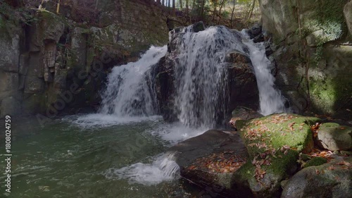 保殿の七滝・一の滝／秋の風景
（日本・愛知県豊田市野原町）
