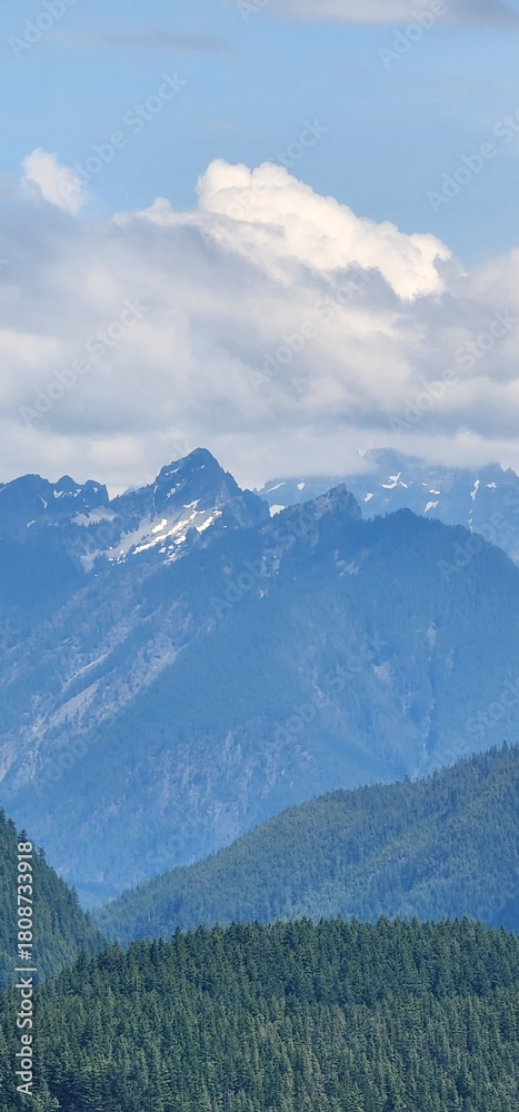 Obraz premium mountains and clouds