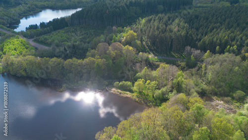 Le Lac de Chamboux est un petit lac situé dans le département de la Côte d'Or, en région Bourgogne-Franche-Comté. C'est l'un des six grands lacs du Morvan. Vue aérienne