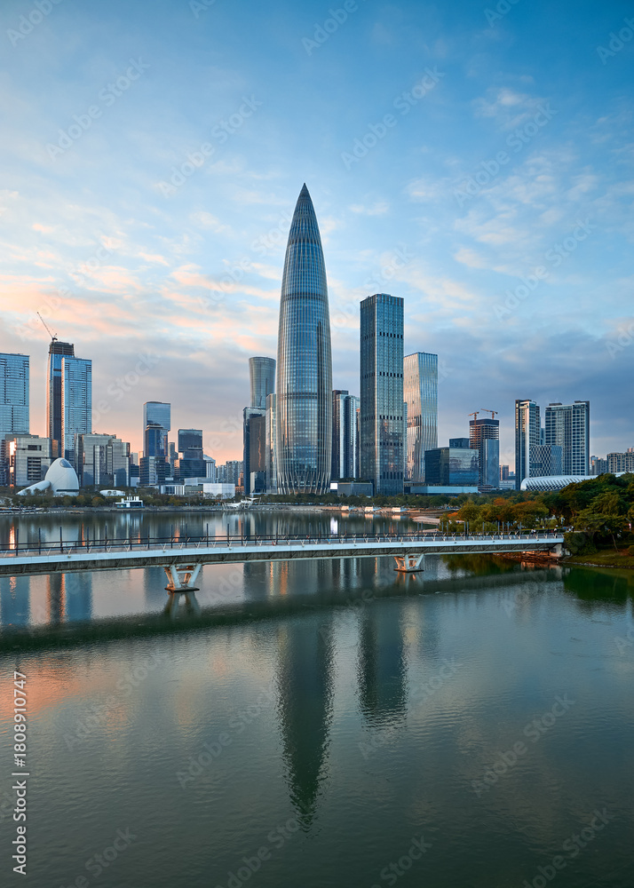 Obraz premium Shenzhen skyline at dusk