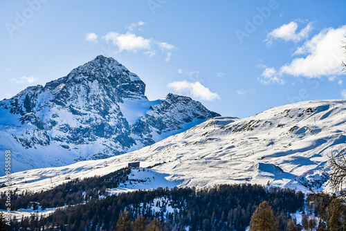 St. Moritz, Corviglia, Piz Julier, Oberengadin, Alpen, Piz Nair, Piz Albana, Bergbahn, Winter, Wintersport, Winterwanderung, Schneedecke, Julierpass, Graubünden, Schweiz 