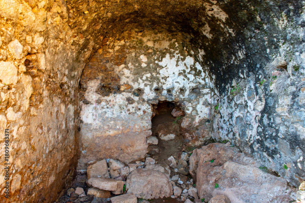Obraz premium The ancient city of Syedra has located about 20 km. southeast of Alanya district of Antalya, on a mountainous area just west of the small coastal plain fed by the Sedre Stream. The city has developed 