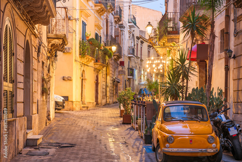Fototapeta Naklejka Na Ścianę i Meble -  Syracuse, Italy Street Scene at Twilight 1520