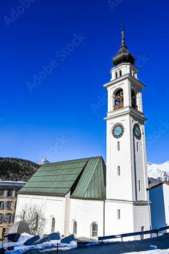 Pontresina, Dorfkirche, Sankt Nikolaus, Engadiner Dorf, Oberengadin, Engadin, Alpen, Graubünden, Wanderweg, Winter, Wintersport, Langlauf, Schweiz
