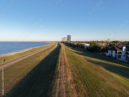 Canvas Print East Bank Levee Looking toward Causeway Blvd
