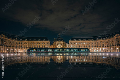 Bordeaux de nuit