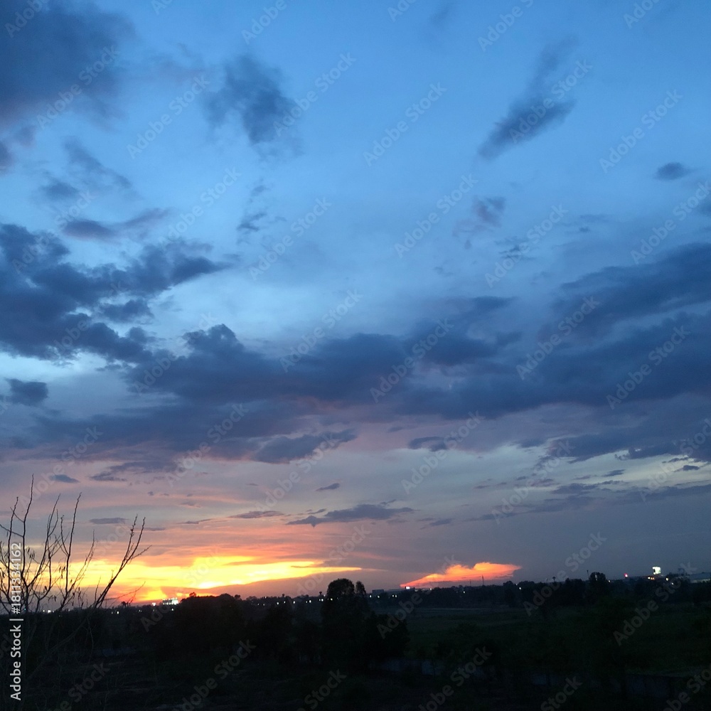 Fototapeta premium sunset over the city