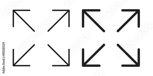 Expand arrows icons of black colored in various styles