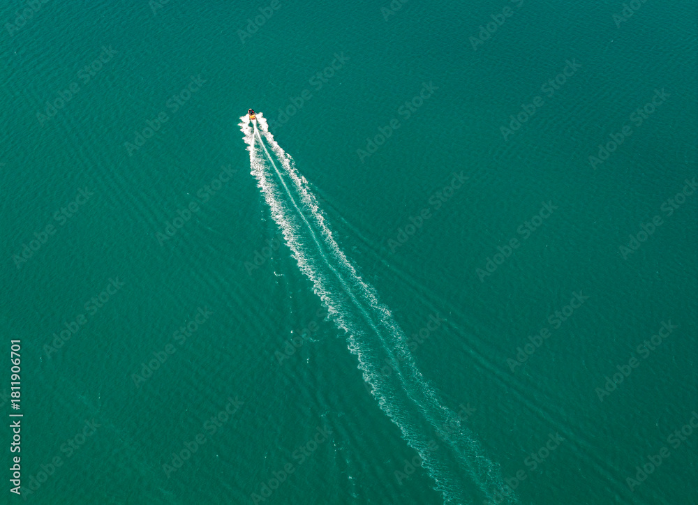 Naklejka premium speedboat at Sai kung