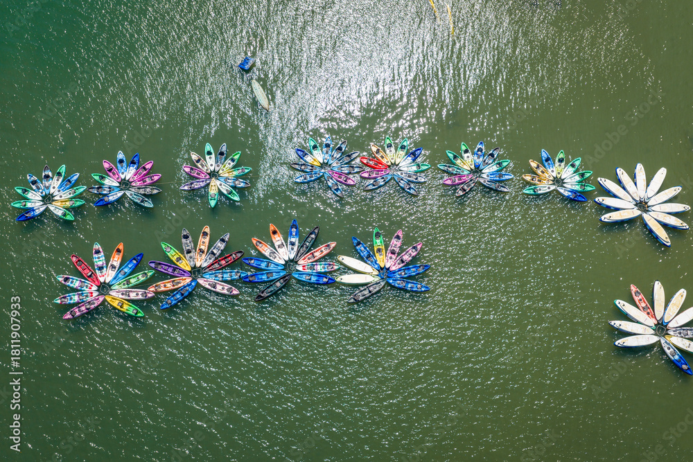 Fototapeta premium Canoe coming together in Sai Kung