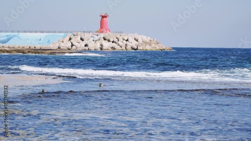 한국의 아름다운 바다 항구 풍경과 등대