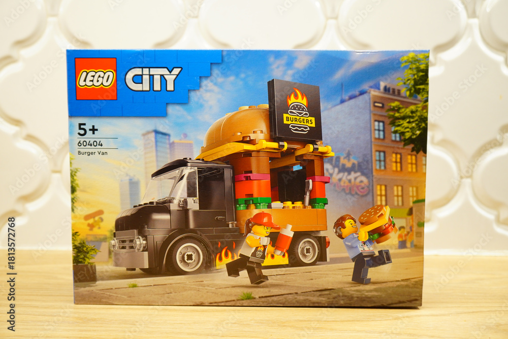Fototapeta premium Lego City Burger Van set box art featuring minifigures and food truck