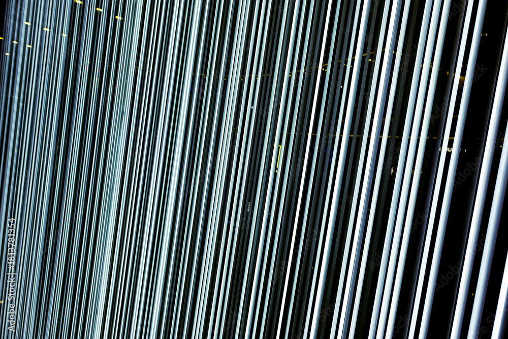 Obraz premium abstract straight neon lights on dark background