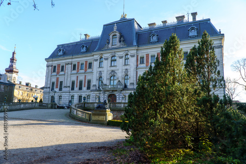 Fototapeta Naklejka Na Ścianę i Meble -  Park Pszczyna ze śląskiego rodu Promnitzów