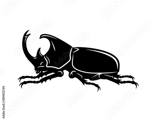 Captivating rhinoceros beetle silhouette vector art, boldly outlined to showcase its distinctive horns and powerful insect anatomy in a sleek, isolated design