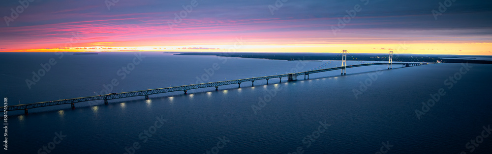 Fototapeta premium Mackinaw Bridge