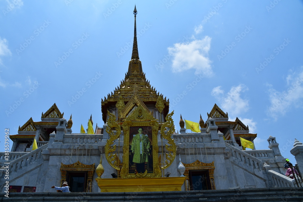 Fototapeta premium タイバンコクのワット・トライミット（黄金寺院）