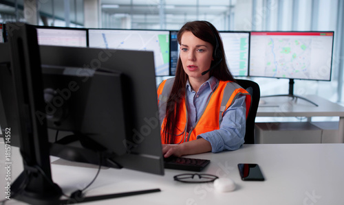 911 First Aid Service: Female Emergency Dispatcher Providing Assistance Over