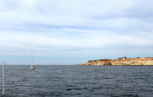 Fotografie Steep Black Sea coast in Sevastopol