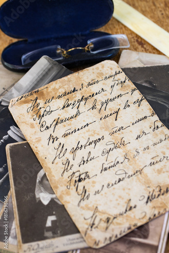 Vintage photos and ancient pince-nez