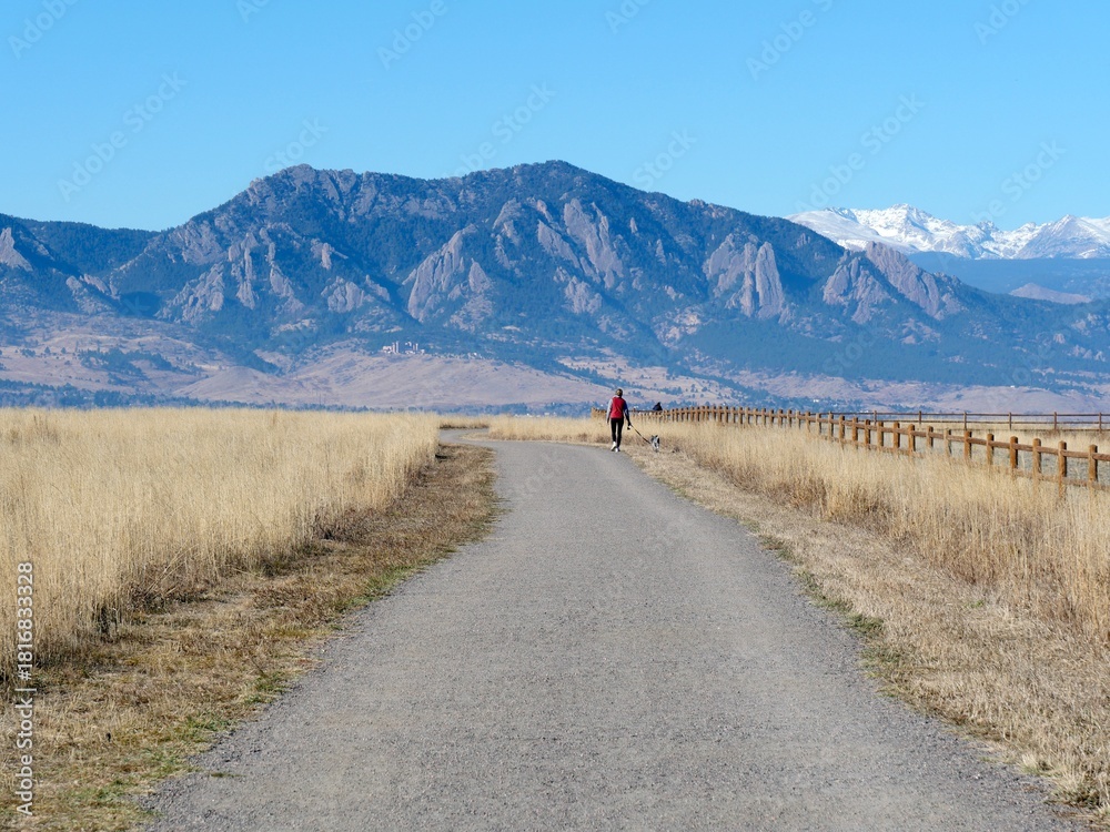 Fototapeta premium Davidson Mesa Trail with the Flatirons in Late Autumn, Louisville, Colorado