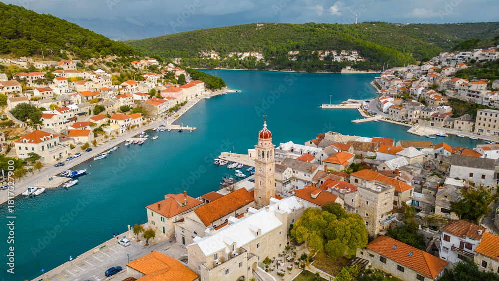 Obraz premium Pučišća Adriatic Coastal Charm