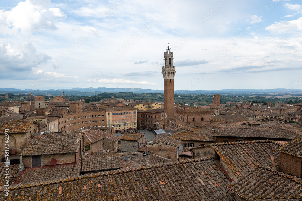 Naklejka premium Palazzo Pubblico and Torre del Mangia - Siena, Italy
