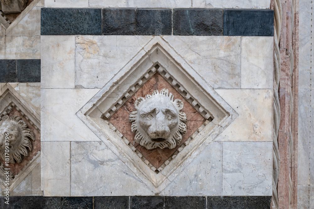 Obraz premium Lion Relief Detail, Siena Cathedral - Siena, Italy